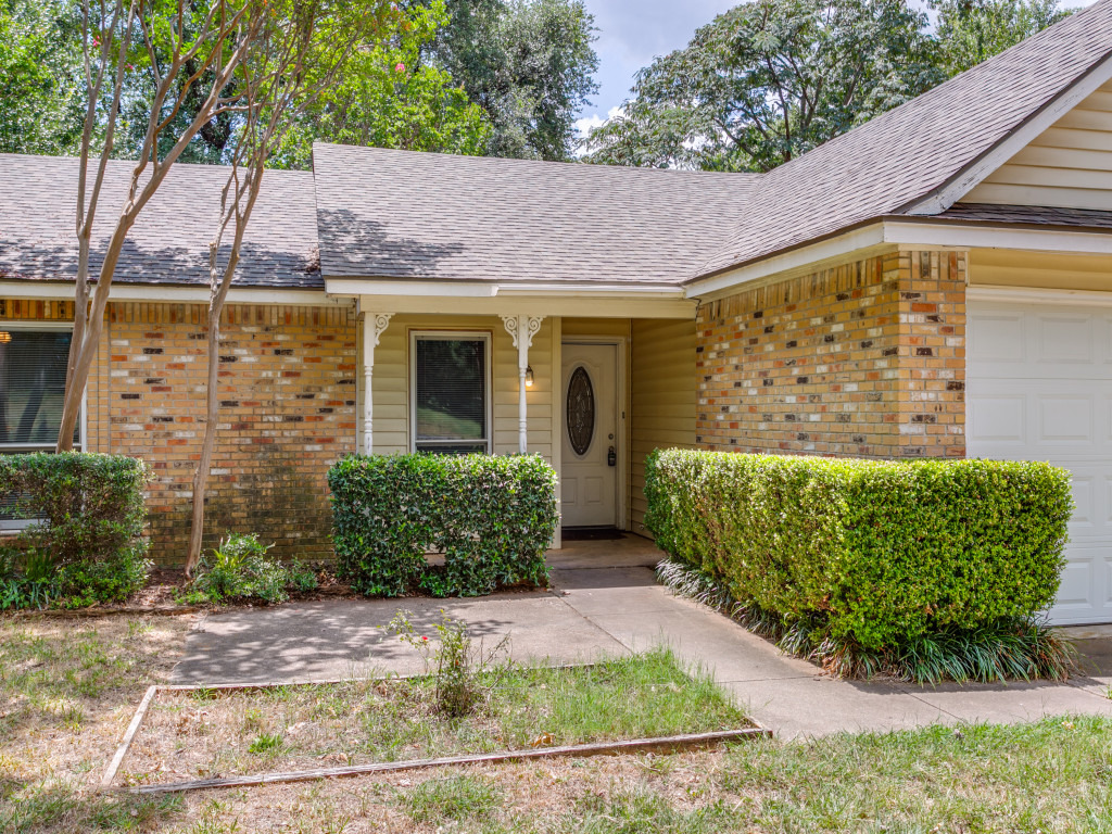 109 East Redbud Drive