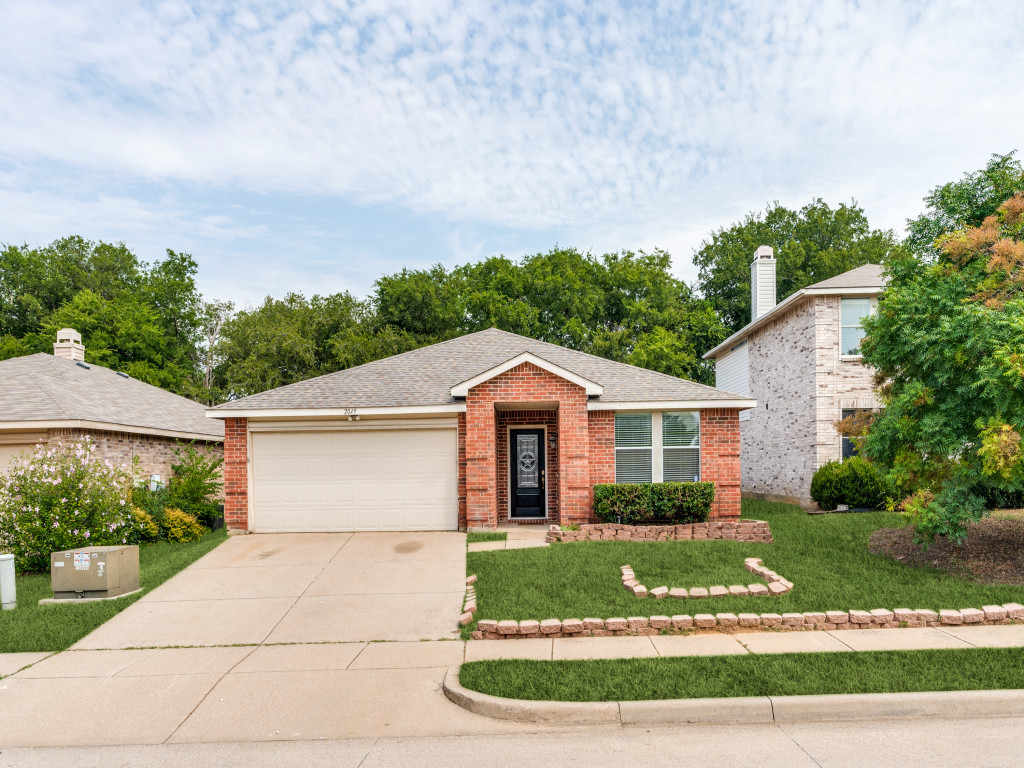 2049 Shawnee Trail